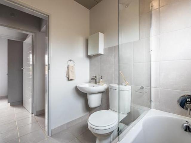 2 Bedroom Apartment in Faerie Glen