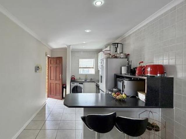 2 Bedroom Apartment in Fairview Golf Estate