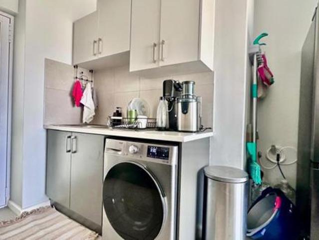2 Bedroom Apartment in Fairview