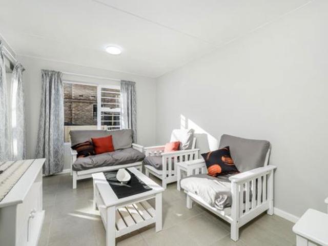 2 Bedroom Apartment in Fairview