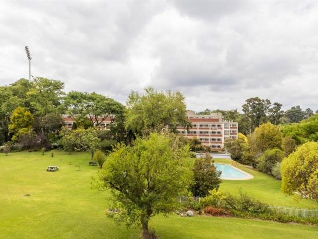 2 Bedroom Apartment in Fairway