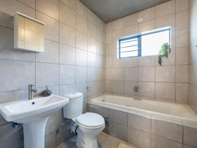 2 Bedroom Apartment in Ferndale