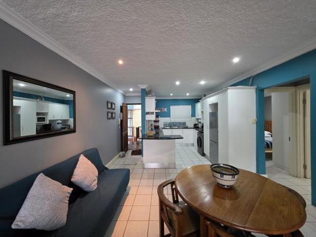 2 Bedroom Apartment in Ferreira Town