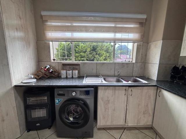 2 Bedroom Apartment in Florida Glen