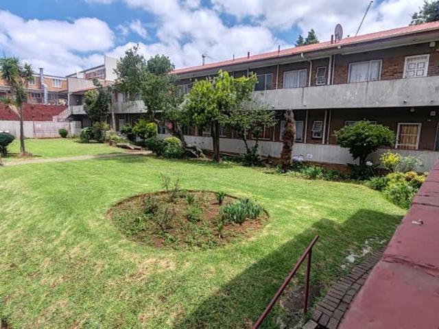 2 Bedroom Apartment in Florida Lake