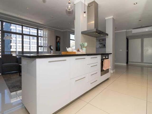 2 Bedroom Apartment in Foreshore