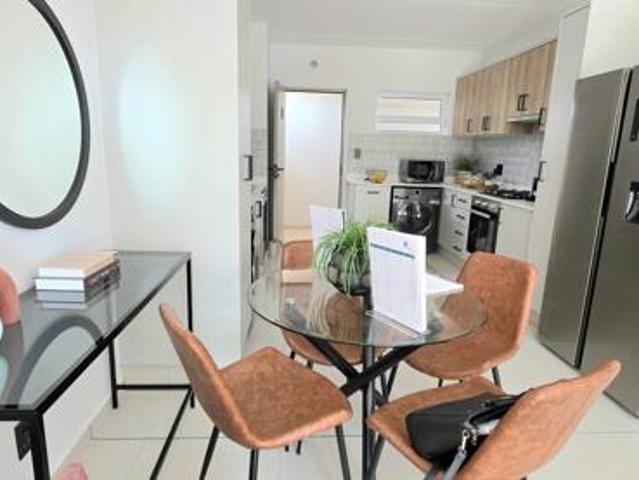 2 Bedroom Apartment in Fourways