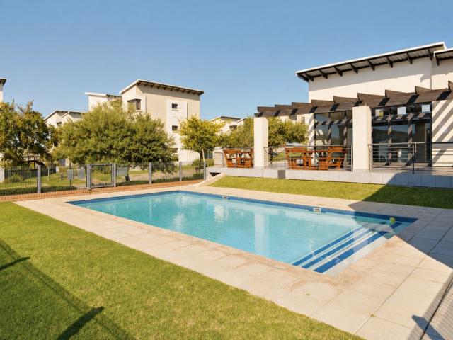 2 Bedroom Apartment in Fourways