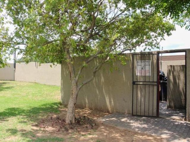 2 Bedroom Apartment in Fourways