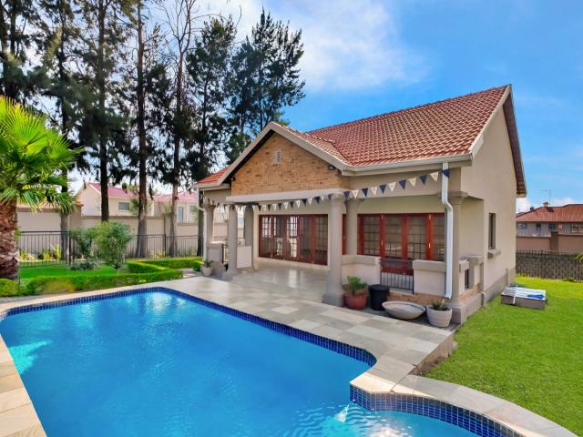 2 Bedroom Apartment in Fourways