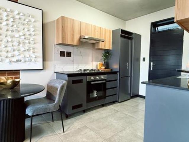 2 Bedroom Apartment in Fourways
