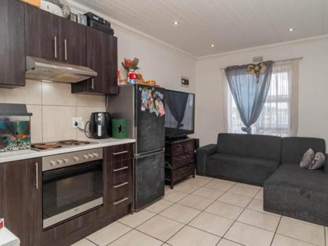 2 Bedroom Apartment in Gaylee