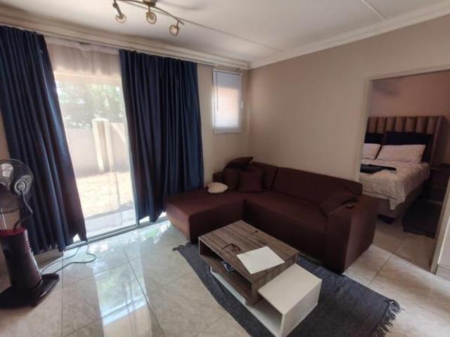 2 Bedroom Apartment in Geelhoutpark