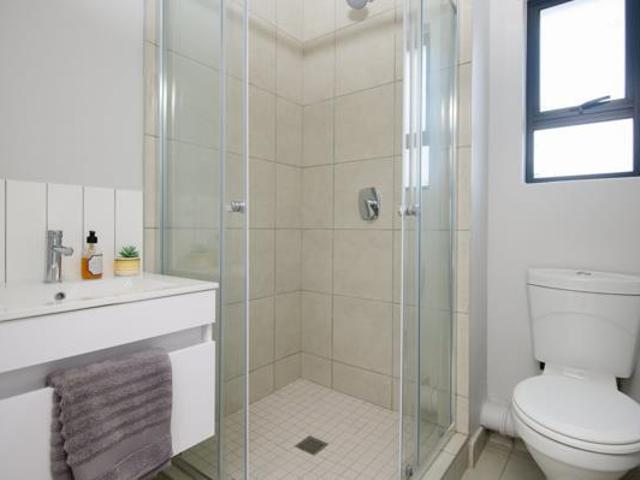 2 Bedroom Apartment in Gillitts
