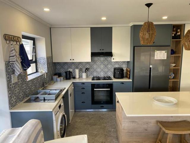 2 Bedroom Apartment in Glentana