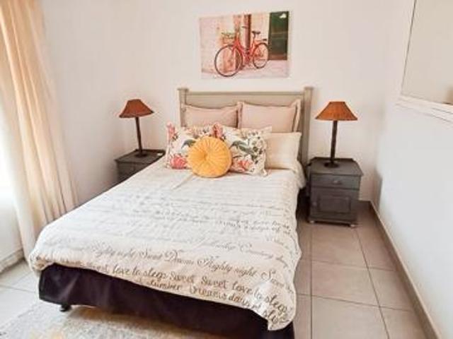 2 Bedroom Apartment in Glen Marais