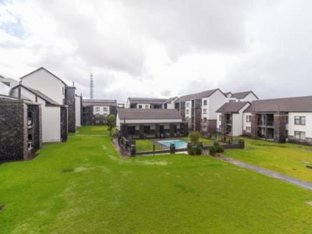 2 Bedroom Apartment in Glen Marais