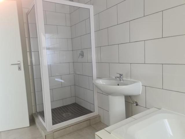 2 Bedroom Apartment in Glen Marais