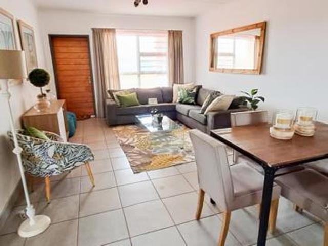 2 Bedroom Apartment in Glen Marais