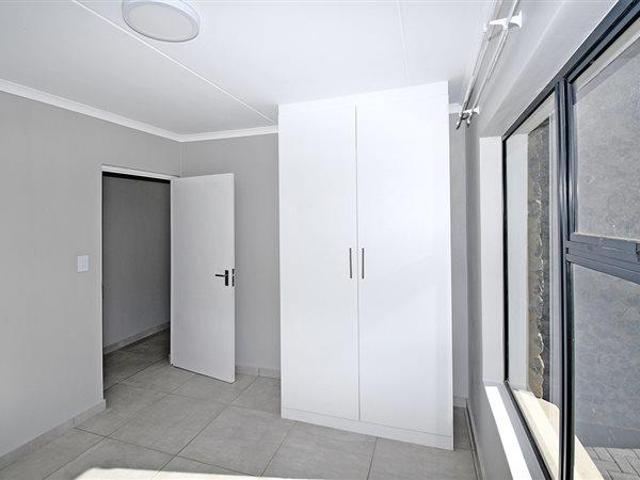 2 Bedroom Apartment in Glen Marais