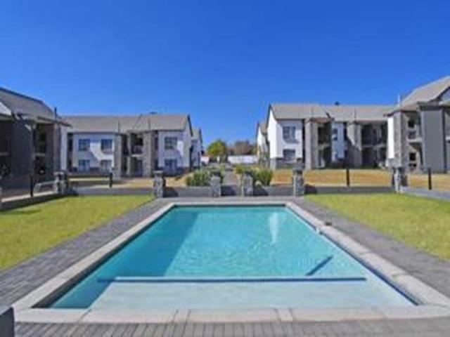 2 Bedroom Apartment in Glen Marais