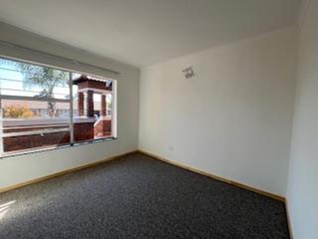2 Bedroom Apartment in Glen Marais