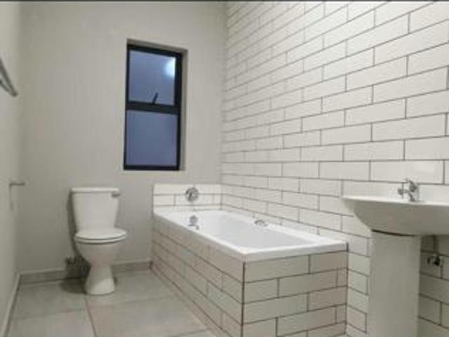2 Bedroom Apartment in Glen Marais