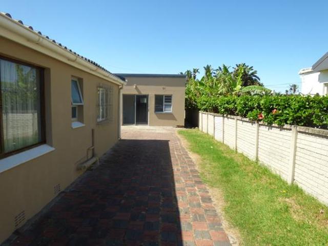 2 Bedroom Apartment in Gonubie