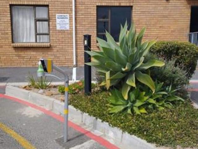 2 Bedroom Apartment in Gordons Bay Central