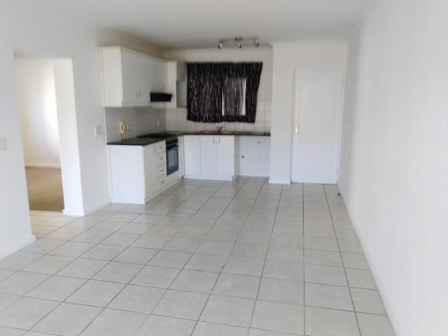 2 Bedroom Apartment in Gordons Bay Central