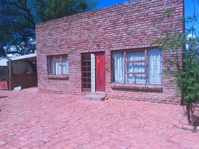 2 Bedroom Apartment in Graaff Reinet