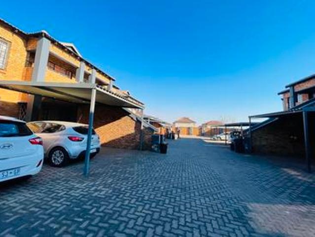 2 bedroom apartment in graceland cor.
