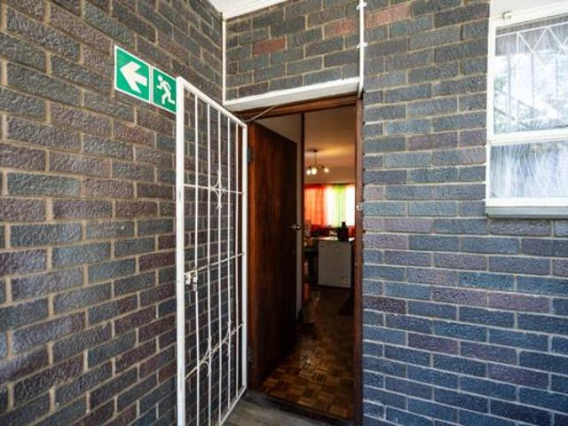 2 Bedroom Apartment in Grahamstown Makhanda Central