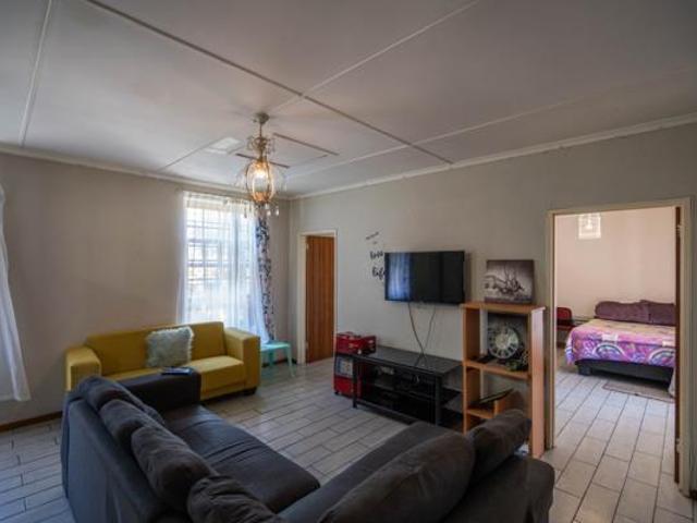 2 Bedroom Apartment in Grahamstown Makhanda Central
