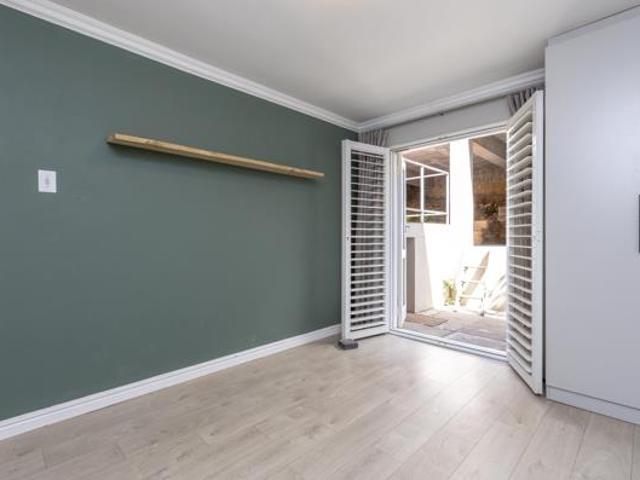2 Bedroom Apartment in Green Point