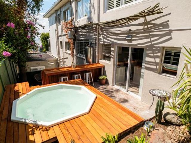 2 Bedroom Apartment in Green Point