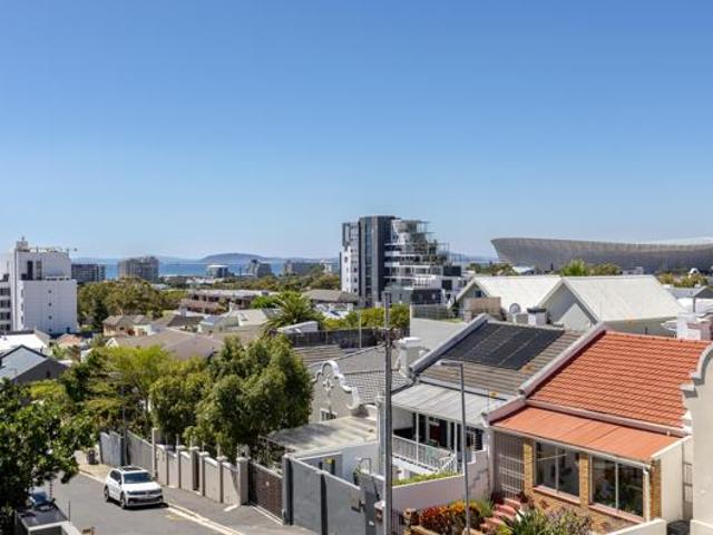 2 Bedroom Apartment in Green Point