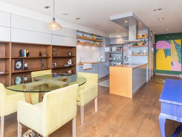 2 Bedroom Apartment in Green Point