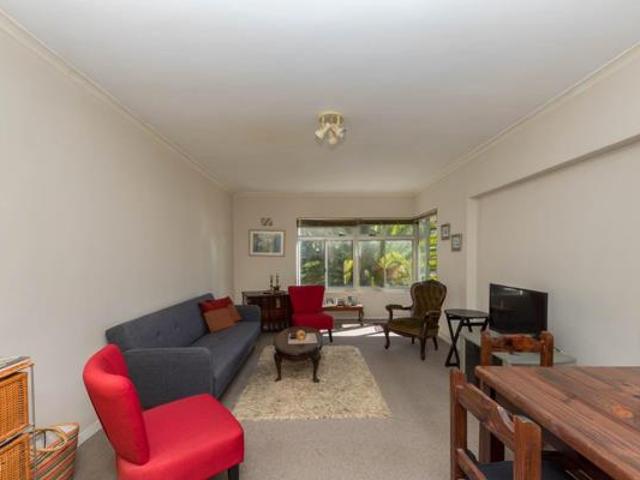 2 Bedroom Apartment in Green Point