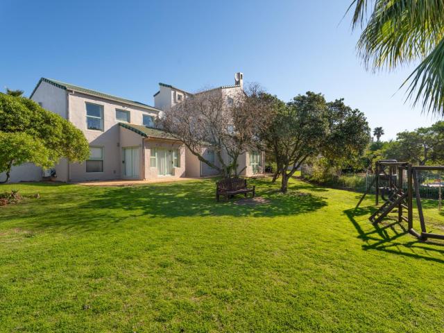 2 Bedroom Apartment in Greenways Golf Estate