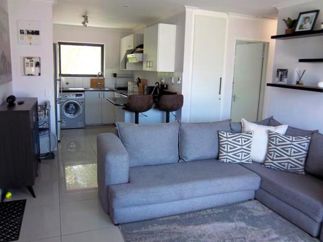 2 Bedroom Apartment in Greenways Golf Estate