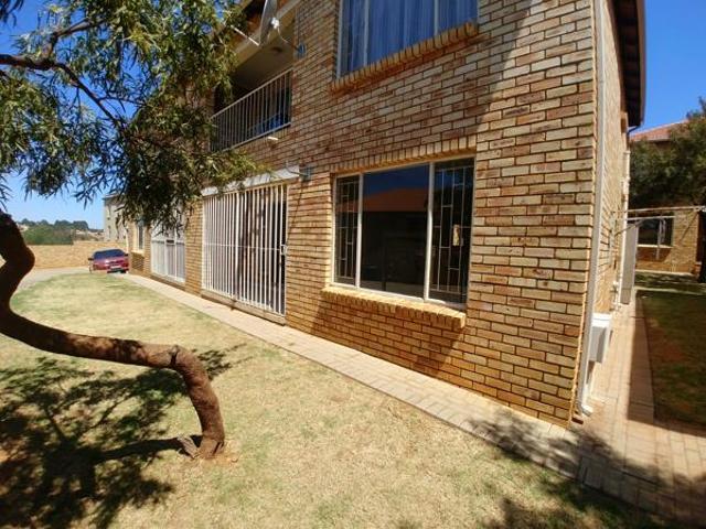 2 Bedroom Apartment in Grobler Park