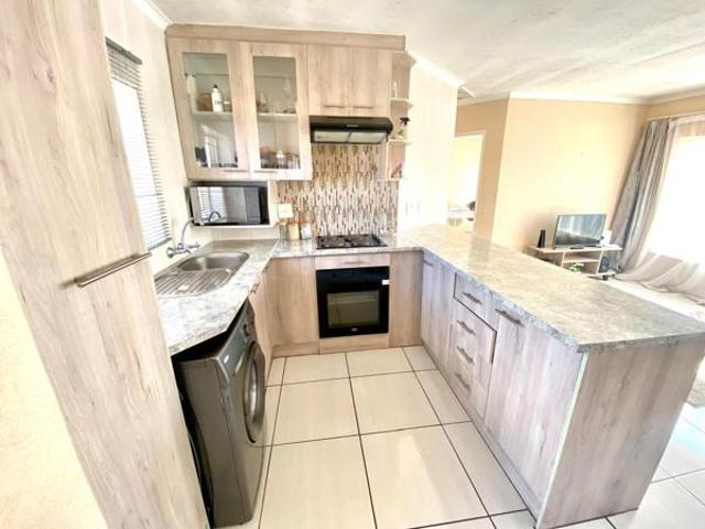 2 Bedroom Apartment in Grobler Park