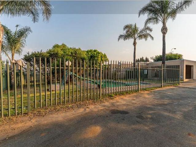 2 Bedroom Apartment in Grobler Park
