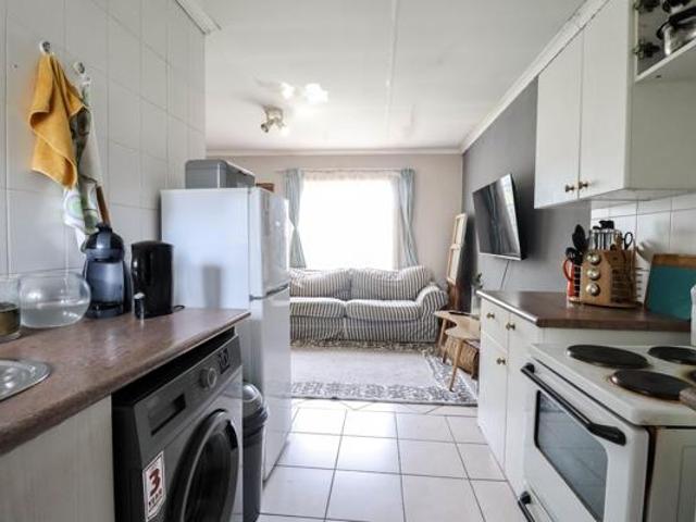 2 Bedroom Apartment in Grobler Park