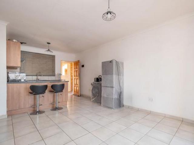 2 Bedroom Apartment in Grobler Park