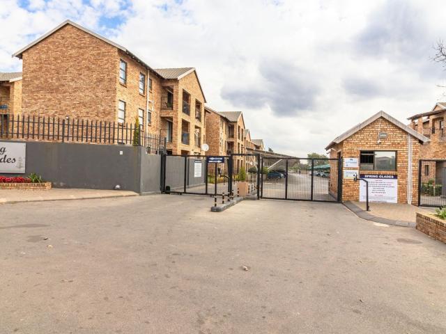 2 Bedroom Apartment in Grobler Park