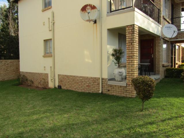 2 Bedroom Apartment in Grobler Park