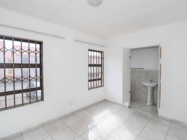 2 Bedroom Apartment in Grobler Park