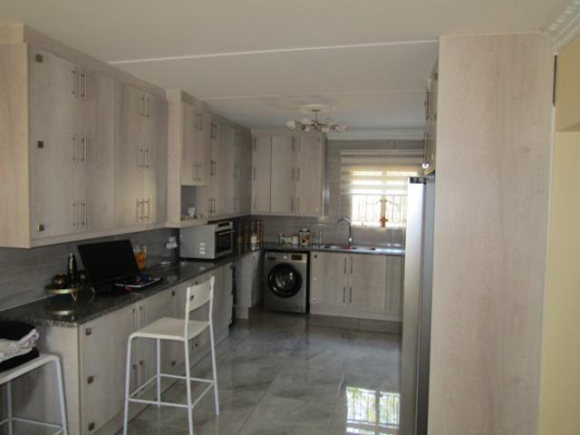 2 Bedroom Apartment in Grobler Park
